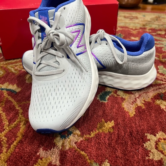 New Balance Women's Running Shoes 520 V8 (New) - Picture 5 of 9
